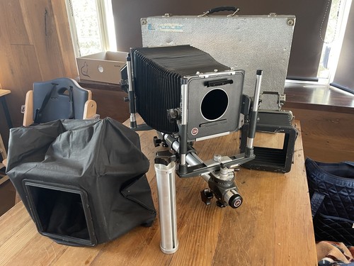 Near mint case plaubel - *near,